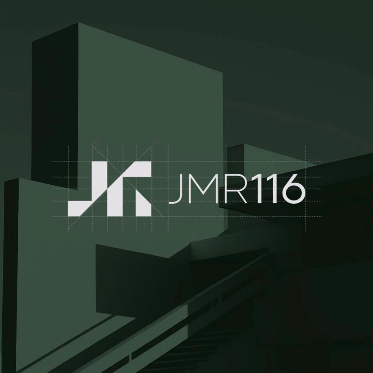 Logotipo corporativo minimalista con las letras JMR 116 impresas en color blanco sobre un fondo verde oscuro texturizado.