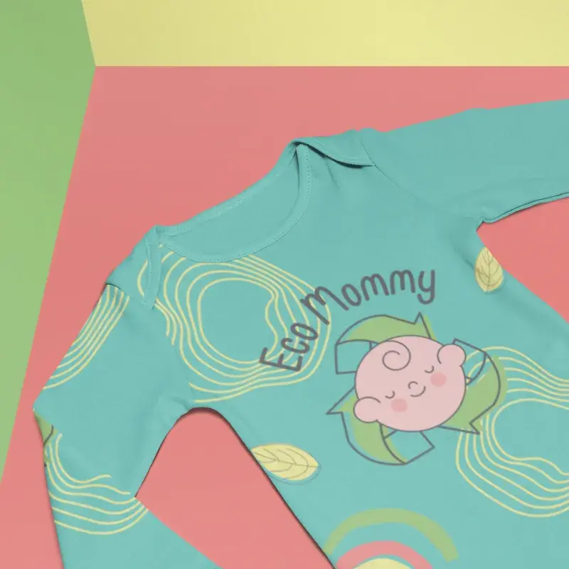 Prenda textil infantil con diseño personalizado y bordado de la marca EcoMommy